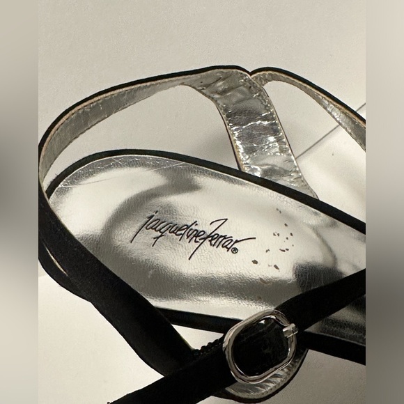 Jaqueline Ferrar Black Ruffle High Heels - Picture 4 of 8